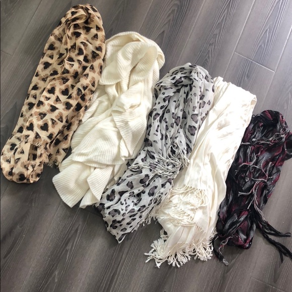 Bundle of 5 cream and leopard print scarves - Picture 2 of 9